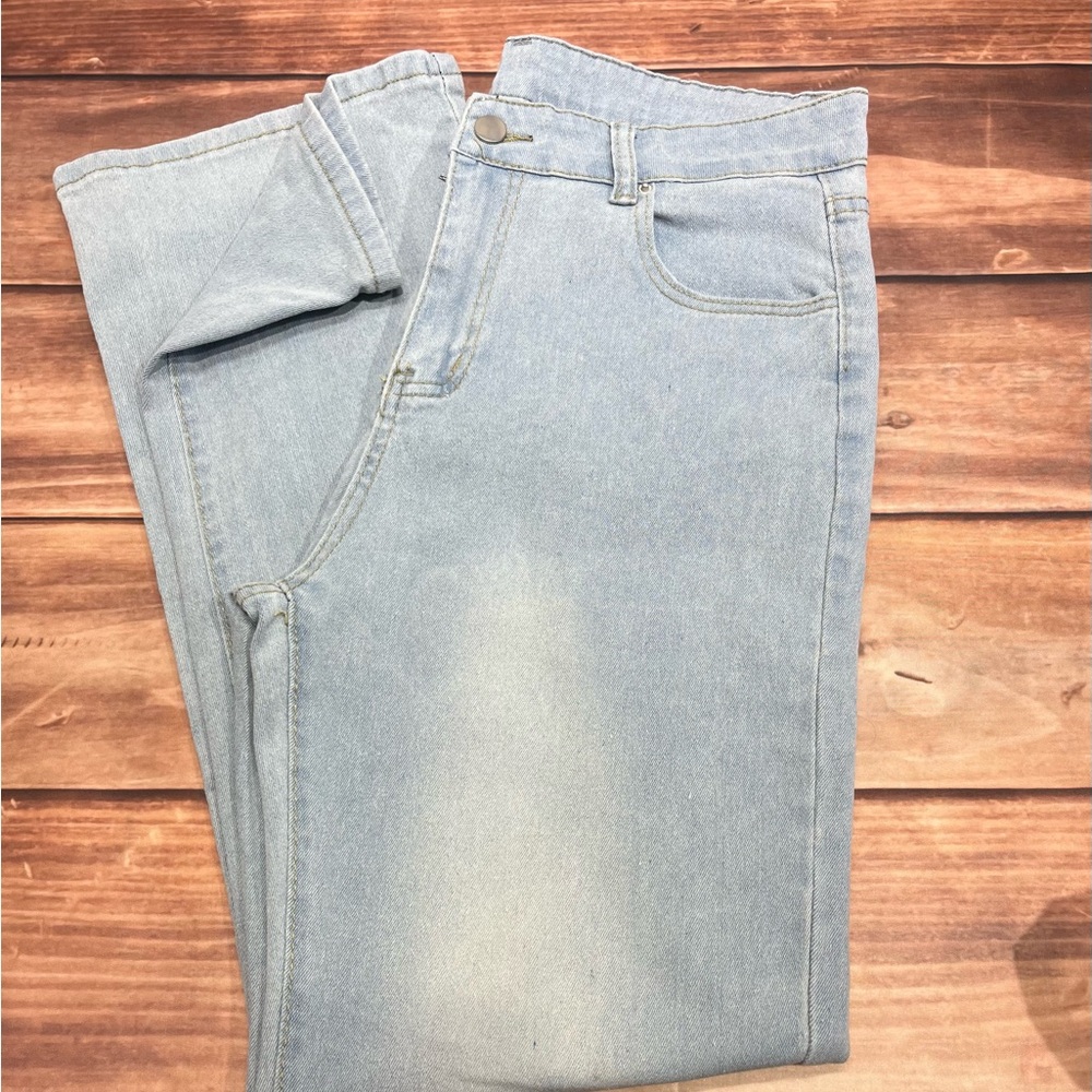 Light blue relaxed fit jeans